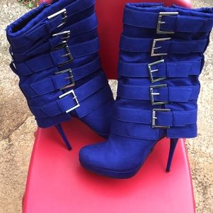 Blue suede heel boots 5 buckles on side